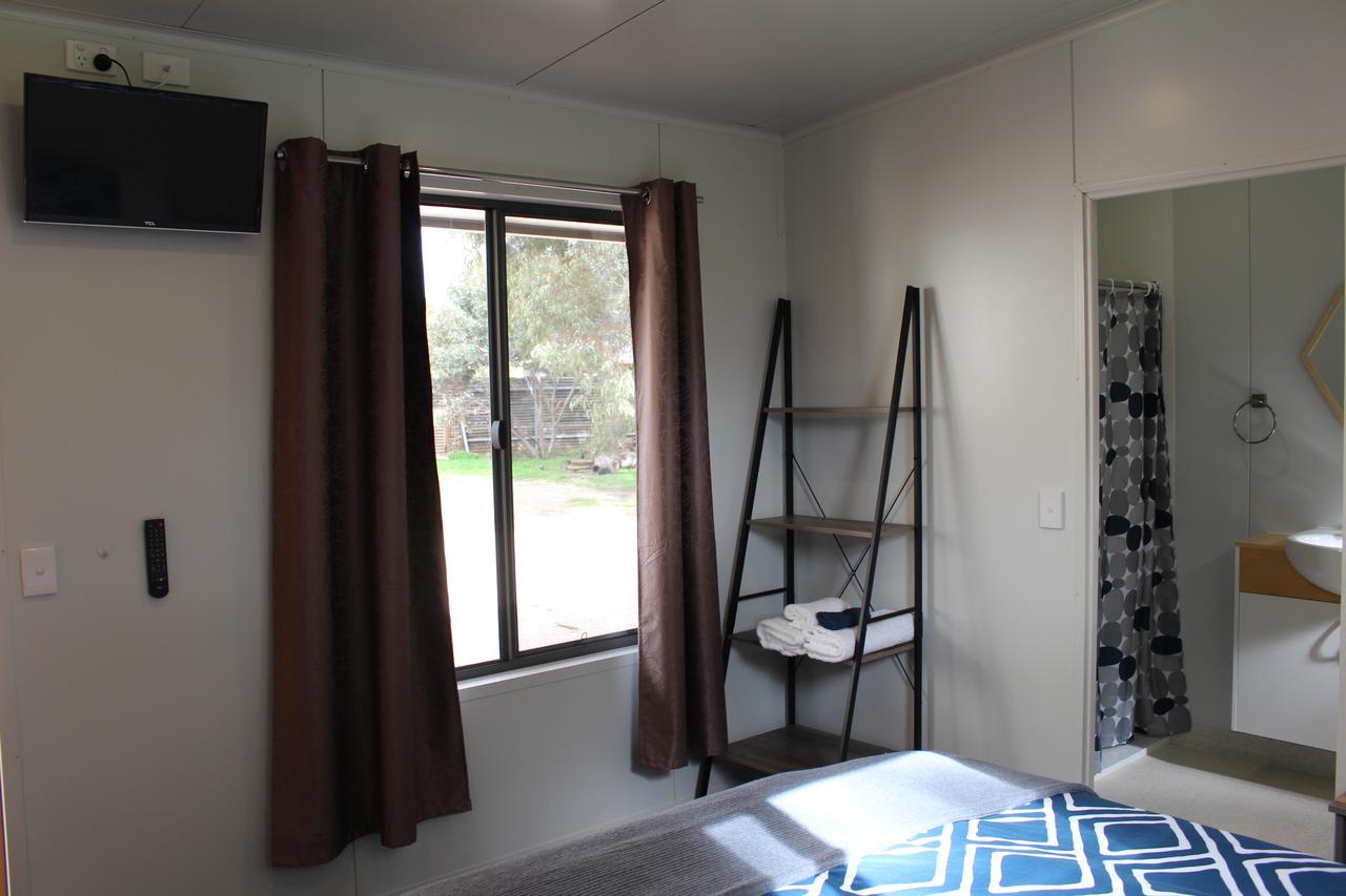 Under The Mount Motel Melrose Екстериор снимка