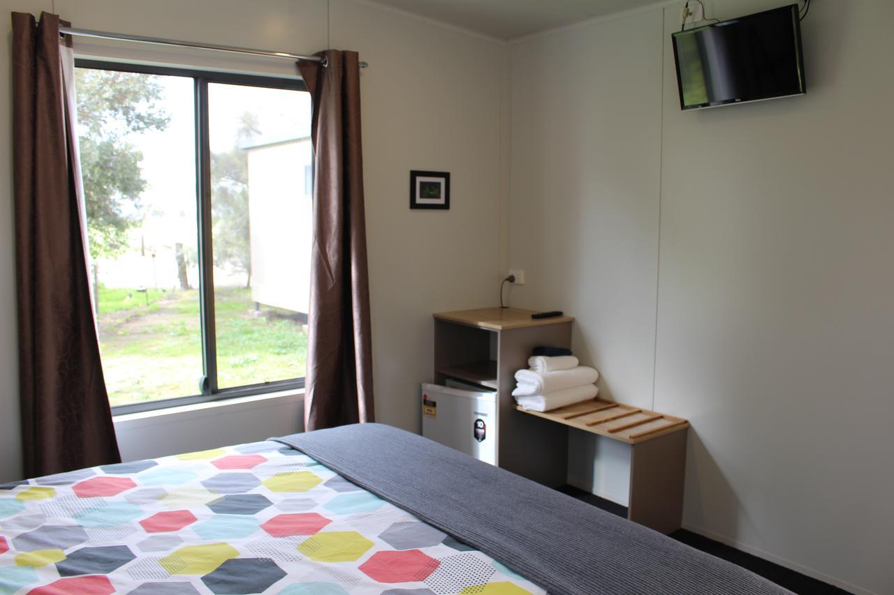 Under The Mount Motel Melrose Екстериор снимка